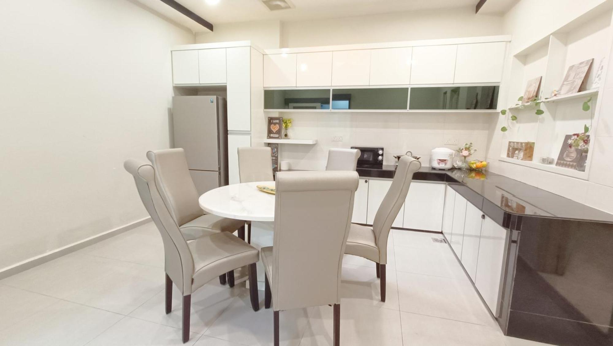 With Pool 4br Semi-d,bbq,ktv,billiard 15pax Destarryvilla Malacca