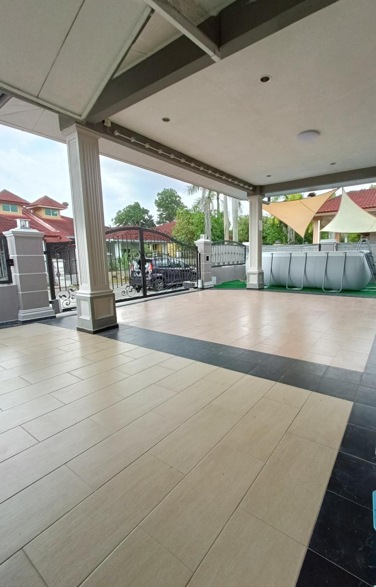 Holiday home With Pool 4br Semi-d,bbq,ktv,billiard 15pax Destarryvilla *